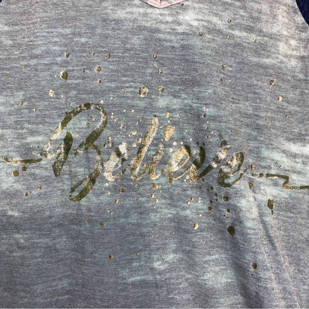 Oversized Raglan Sleeve Top - Picture 2 of 5
